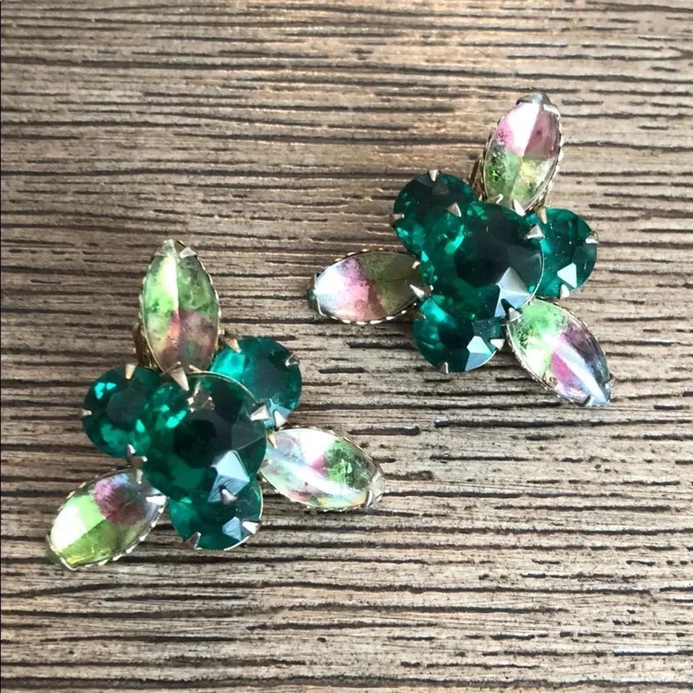 Emerald Green Transition Color Rhinestone Earrings - Picture 4 of 11